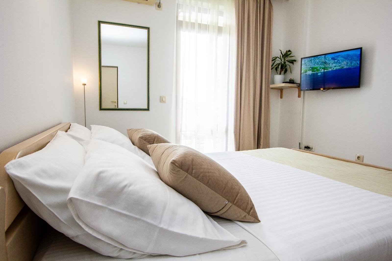 Apartments Ardura Petrovac Екстер'єр фото