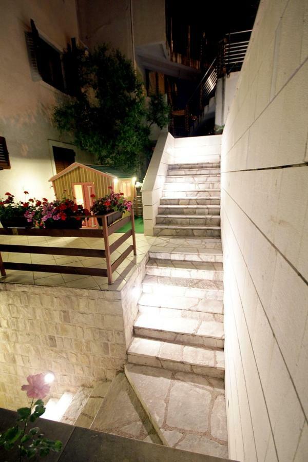 Apartments Ardura Petrovac Екстер'єр фото
